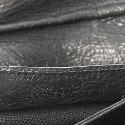 Agneau Classic Hardware Envelope Strap Clutch Gris Fossile