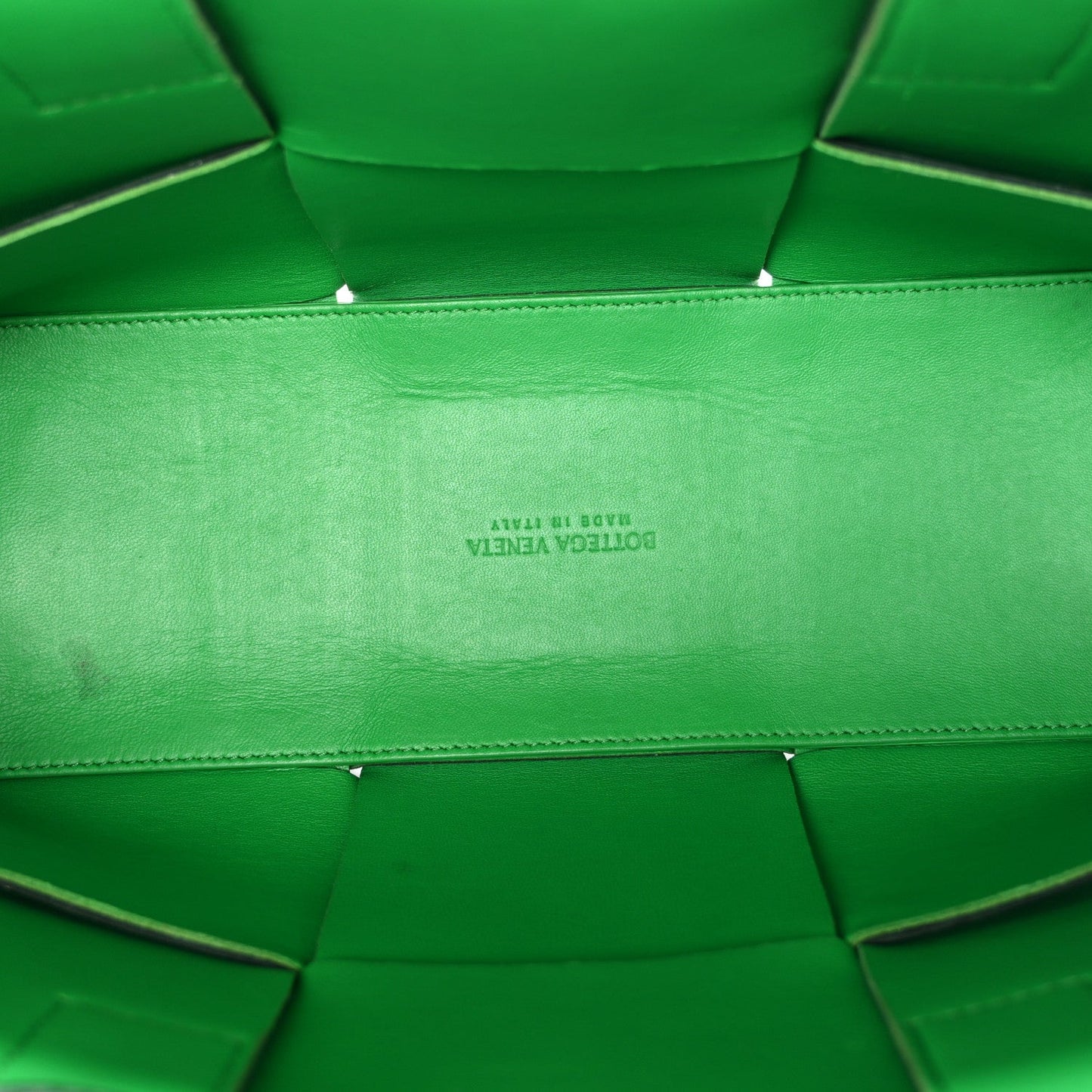 Calfskin Maxi Intrecciato Medium Arco Tote Raintree
