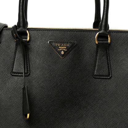 Saffiano Lux Large Galleria Double Zip Tote Black
