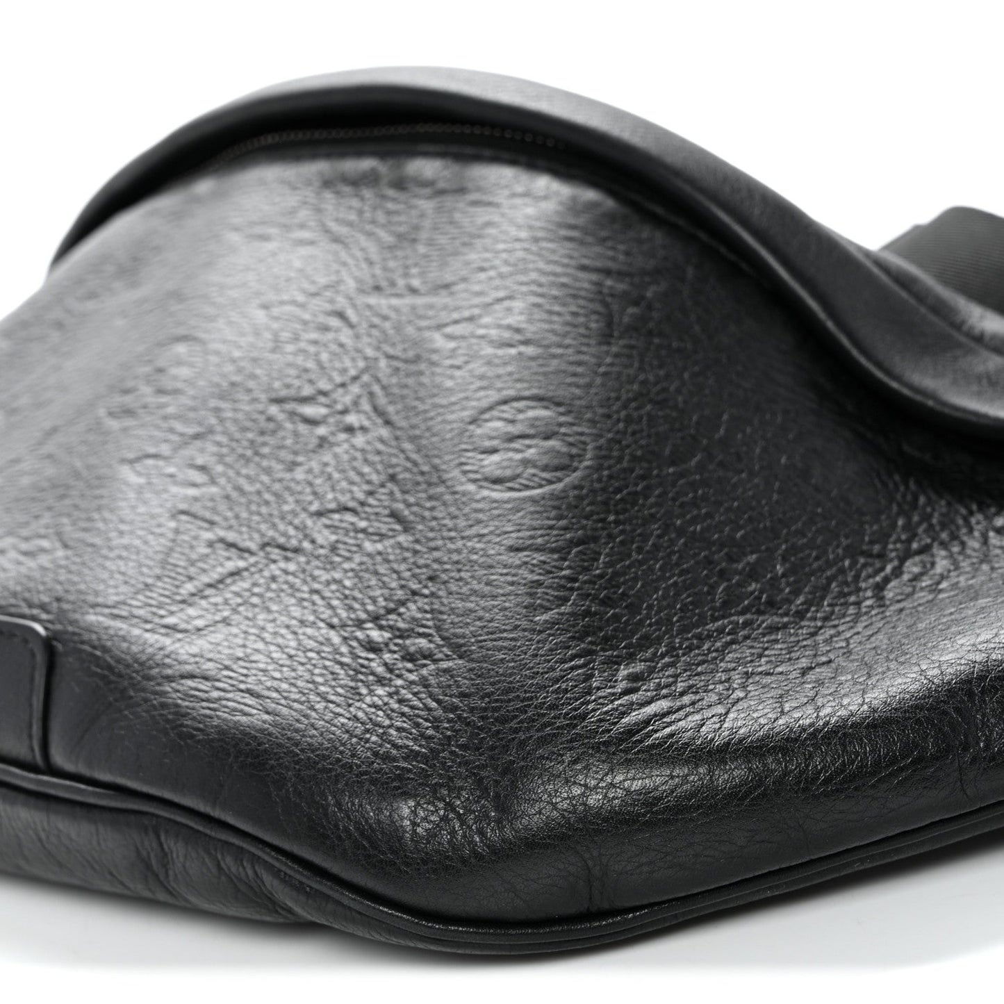 Calfskin Monogram Shadow Discovery Bumbag Black