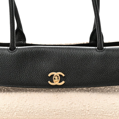 Grained Calfskin Boucle Urban Essentials Small Shopping Bag Black Ivory