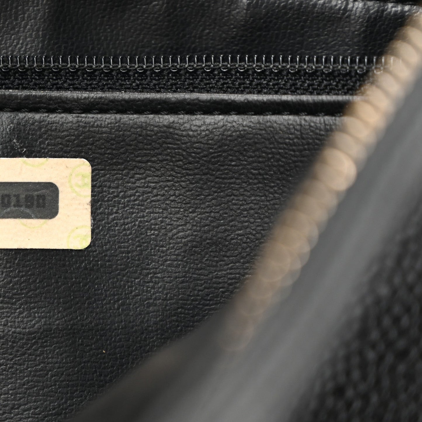 Caviar CC Hobo Black