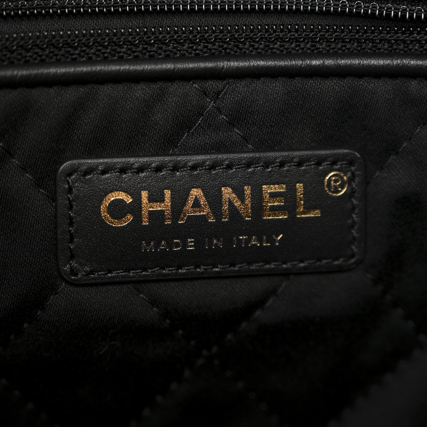 Shiny Calfskin Quilted Chanel 22 Black