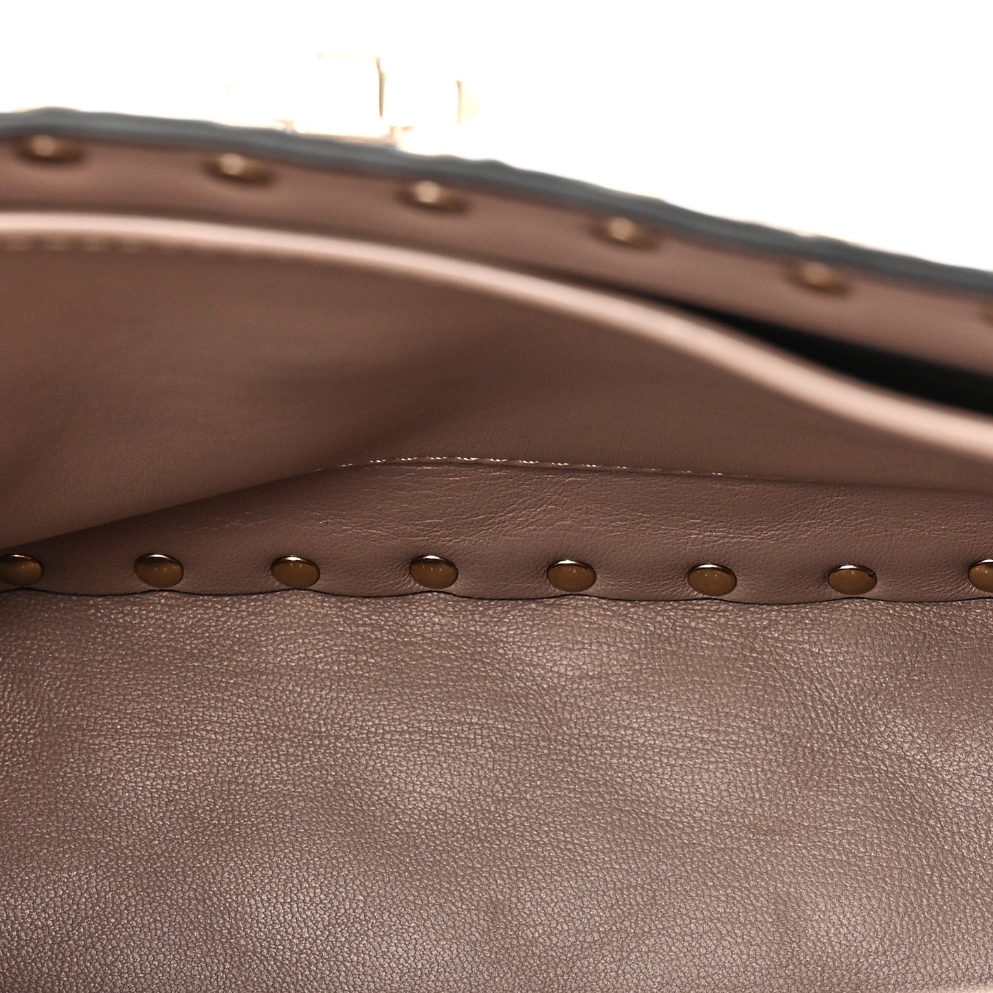 Patent Medium Rockstud Spike Shoulder Bag Poudre