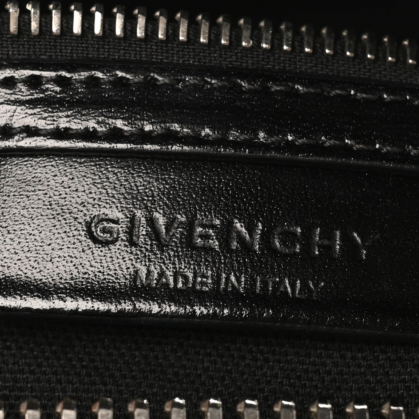 Shiny Lord Calfskin Small Antigona Black