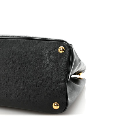 Saffiano Medium Galleria Double Zip Tote Black