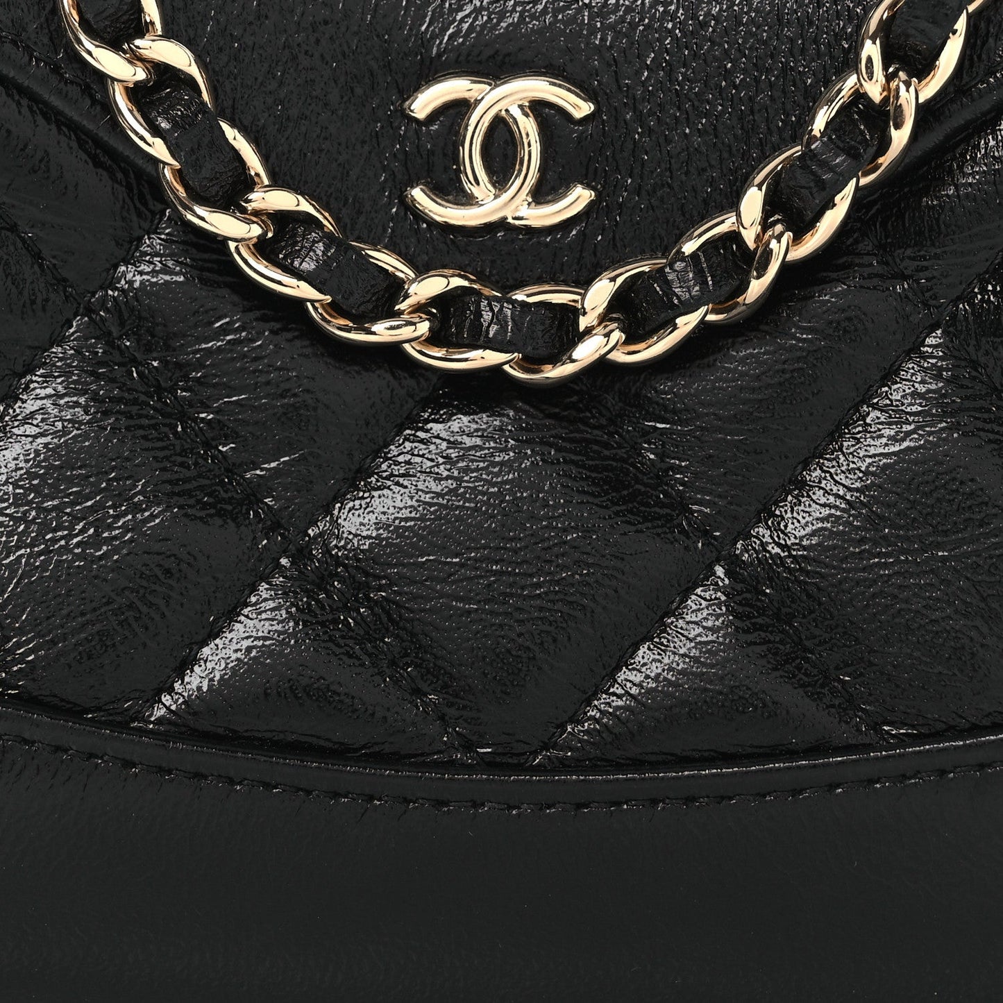 Shiny Lambskin Quilted Micro 31 Clutch With Chain Black