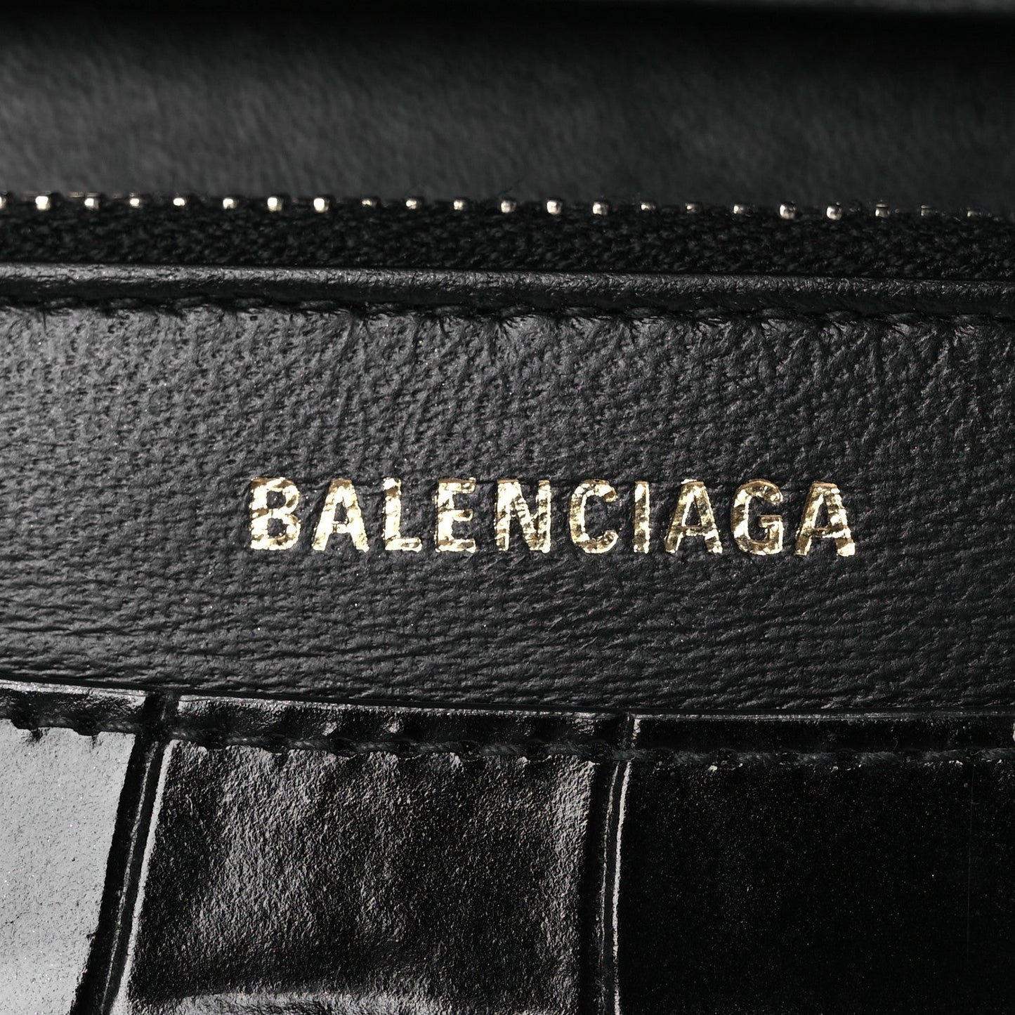Shiny Calfskin Logo Crocodile Embossed Ville Wallet on Chain Black