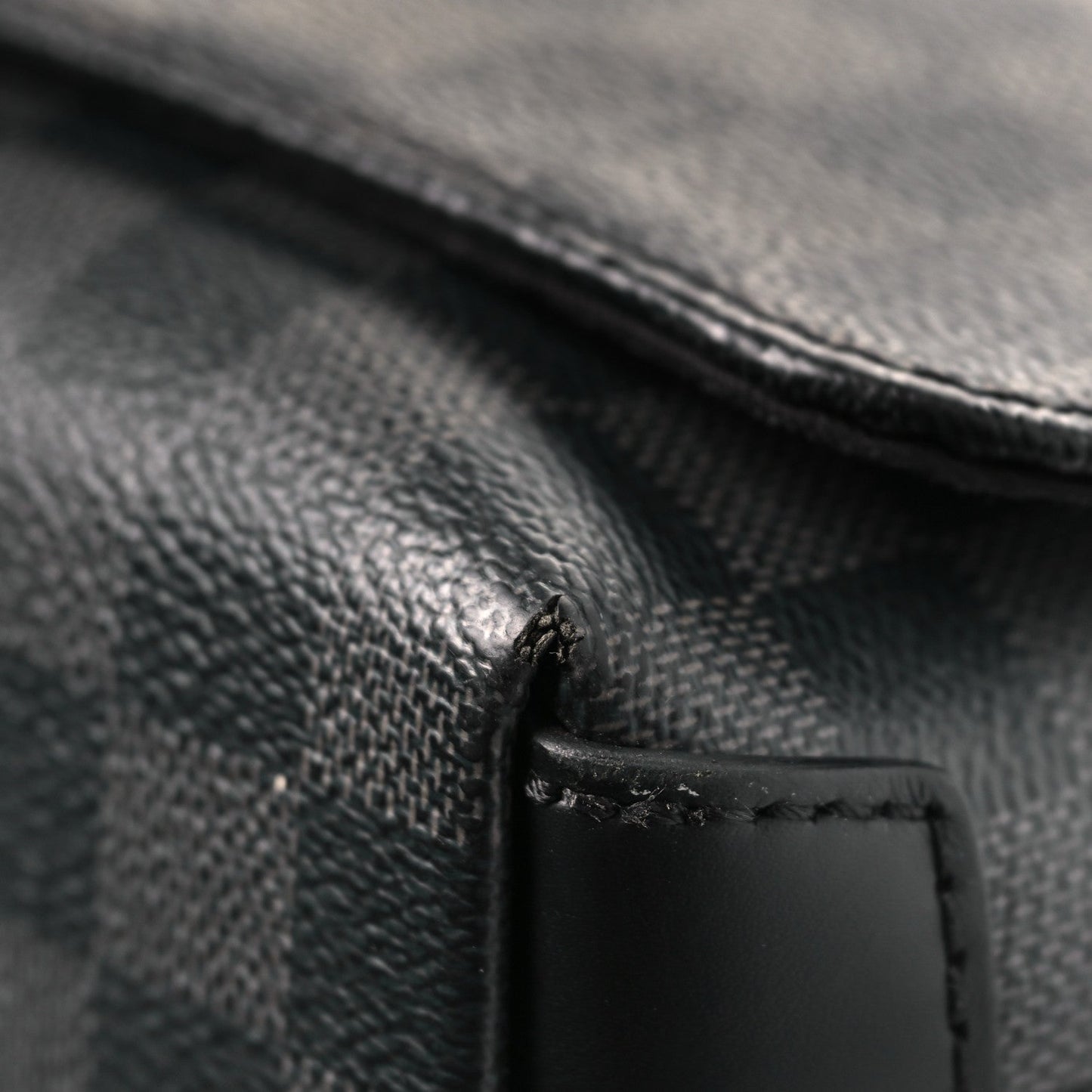 Damier Graphite District PM