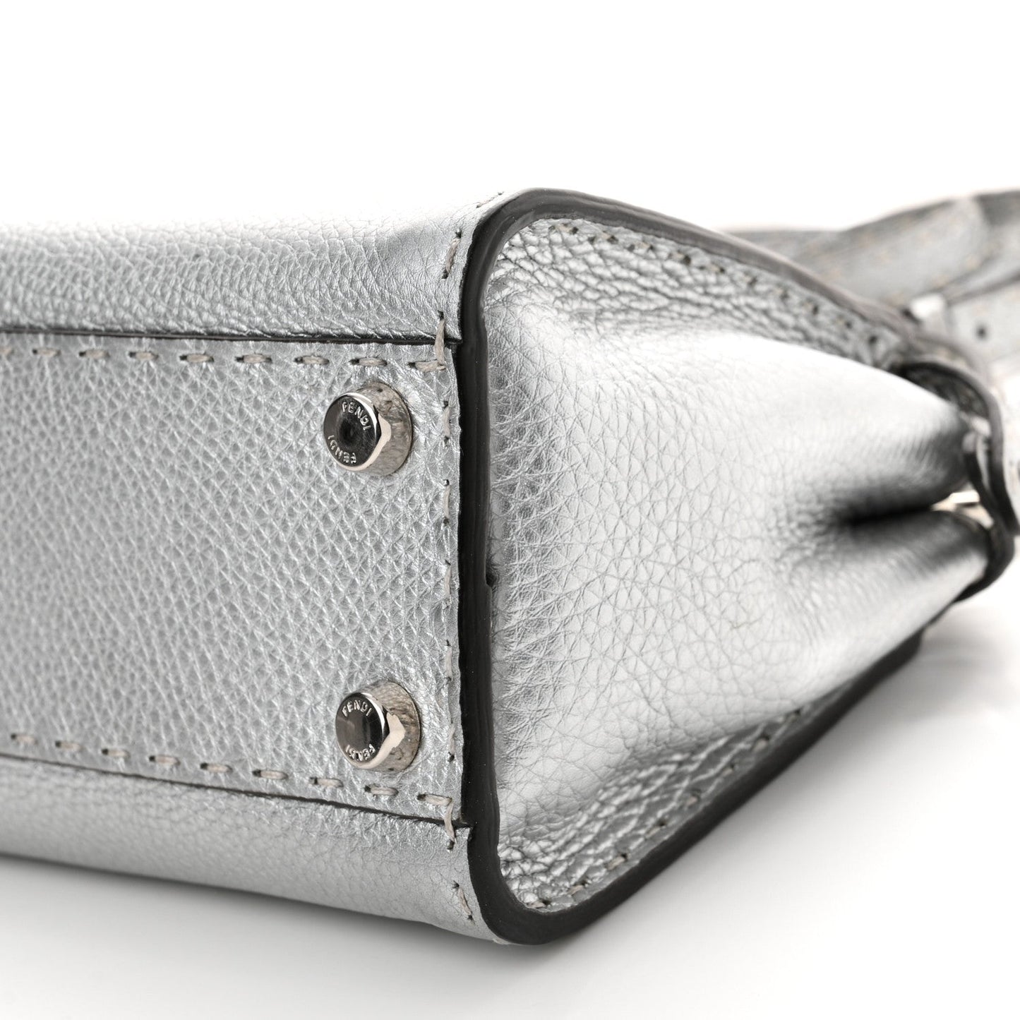 Cuoio Romano Lux Selleria Mini Peekaboo Iconic Satchel Argento