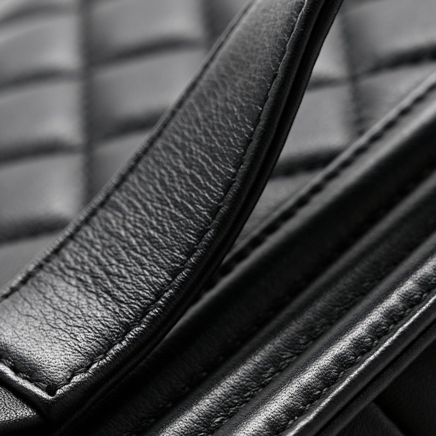 Lambskin Quilted Medium Boy Flap Black