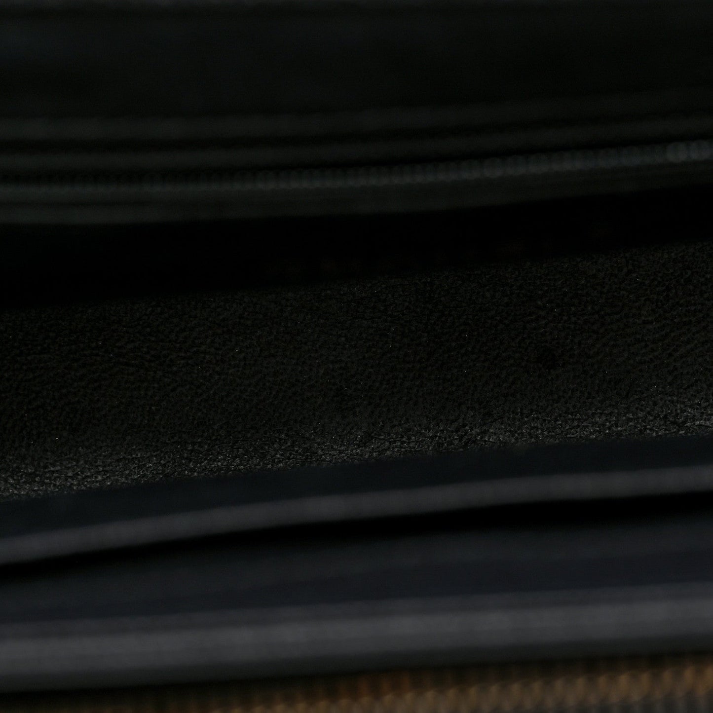 Caviar Quilted Medium Business Affinity Flap Black