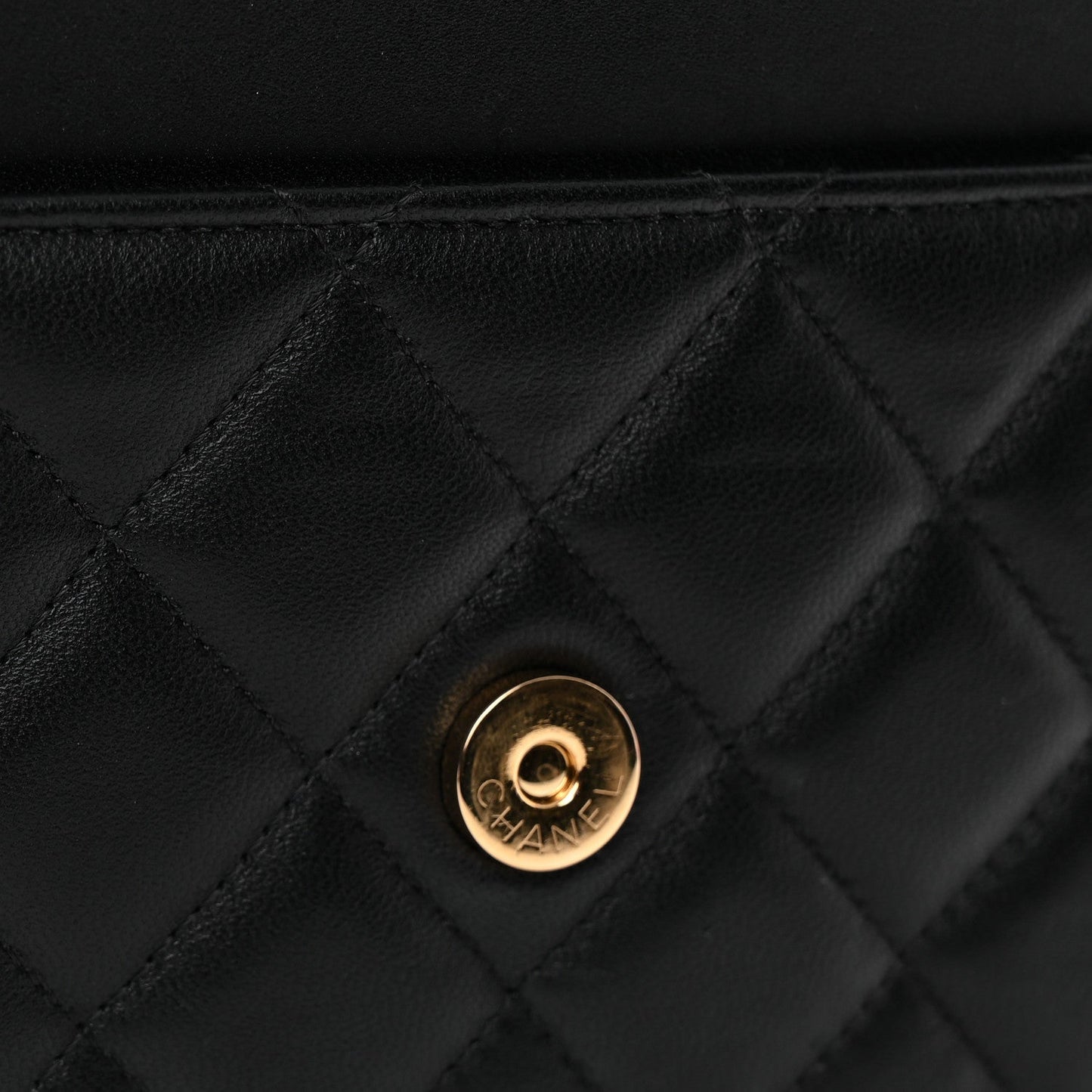 Lambskin Quilted Wallet On Chain WOC Black