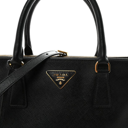 Saffiano Lux Large Galleria Double Zip Tote Black