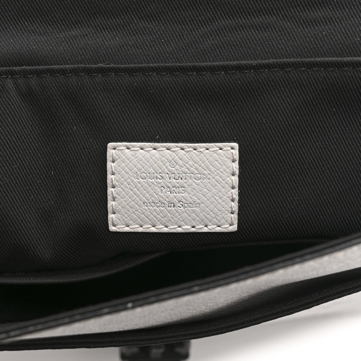 Taigarama Outdoor Flap Messenger White