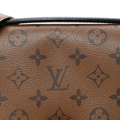 Reverse Monogram Pochette Metis
