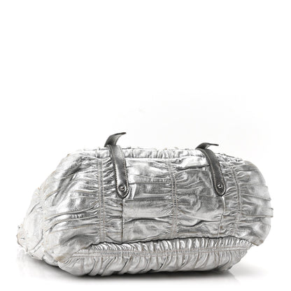 Metallic Nappa Gaufre Messenger Tote Argento