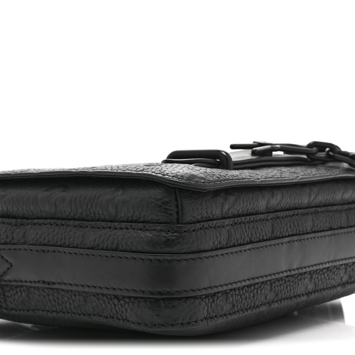 Taurillon Monogram Steamer Messenger Black