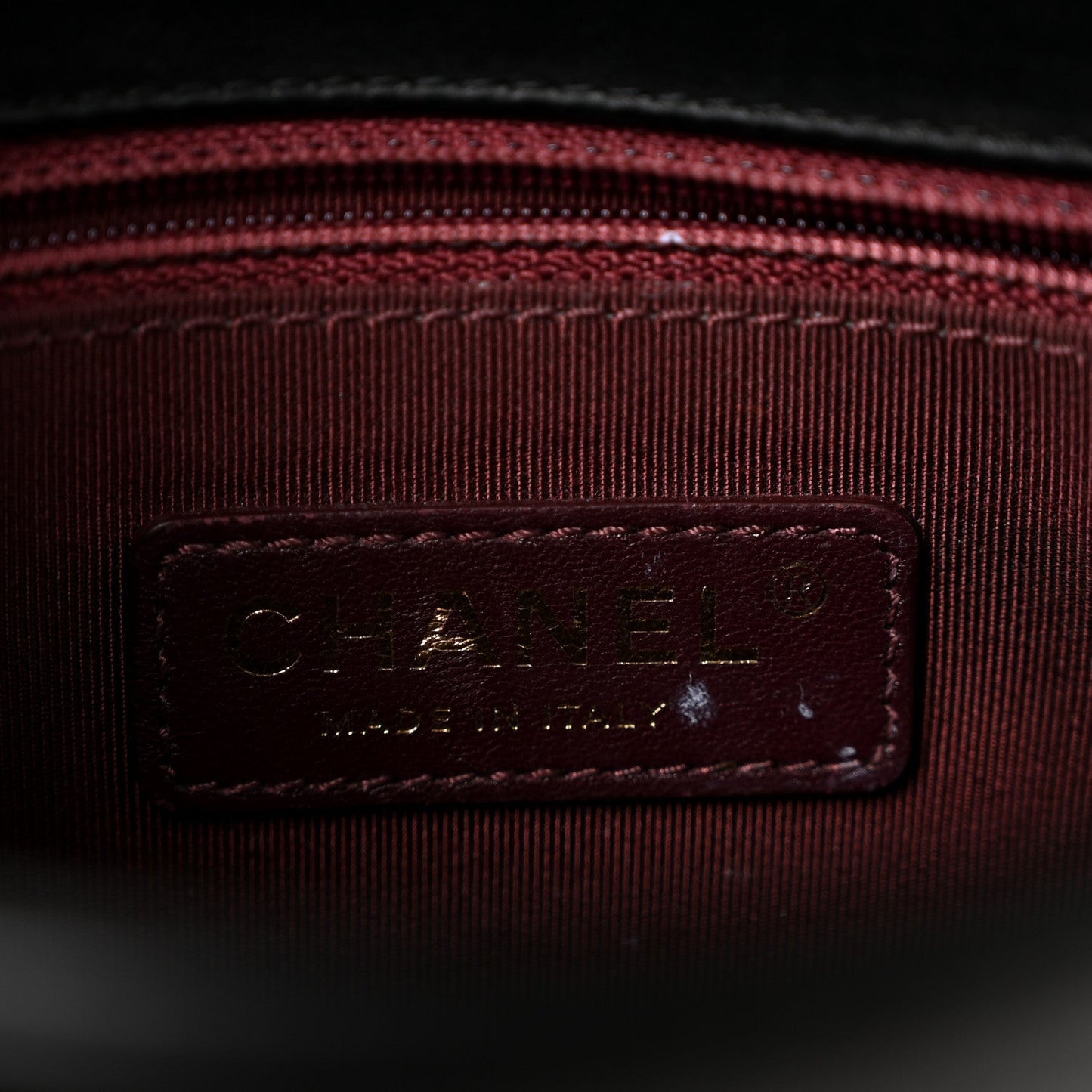 Crumpled Calfskin Whipstich Quilted Single Black