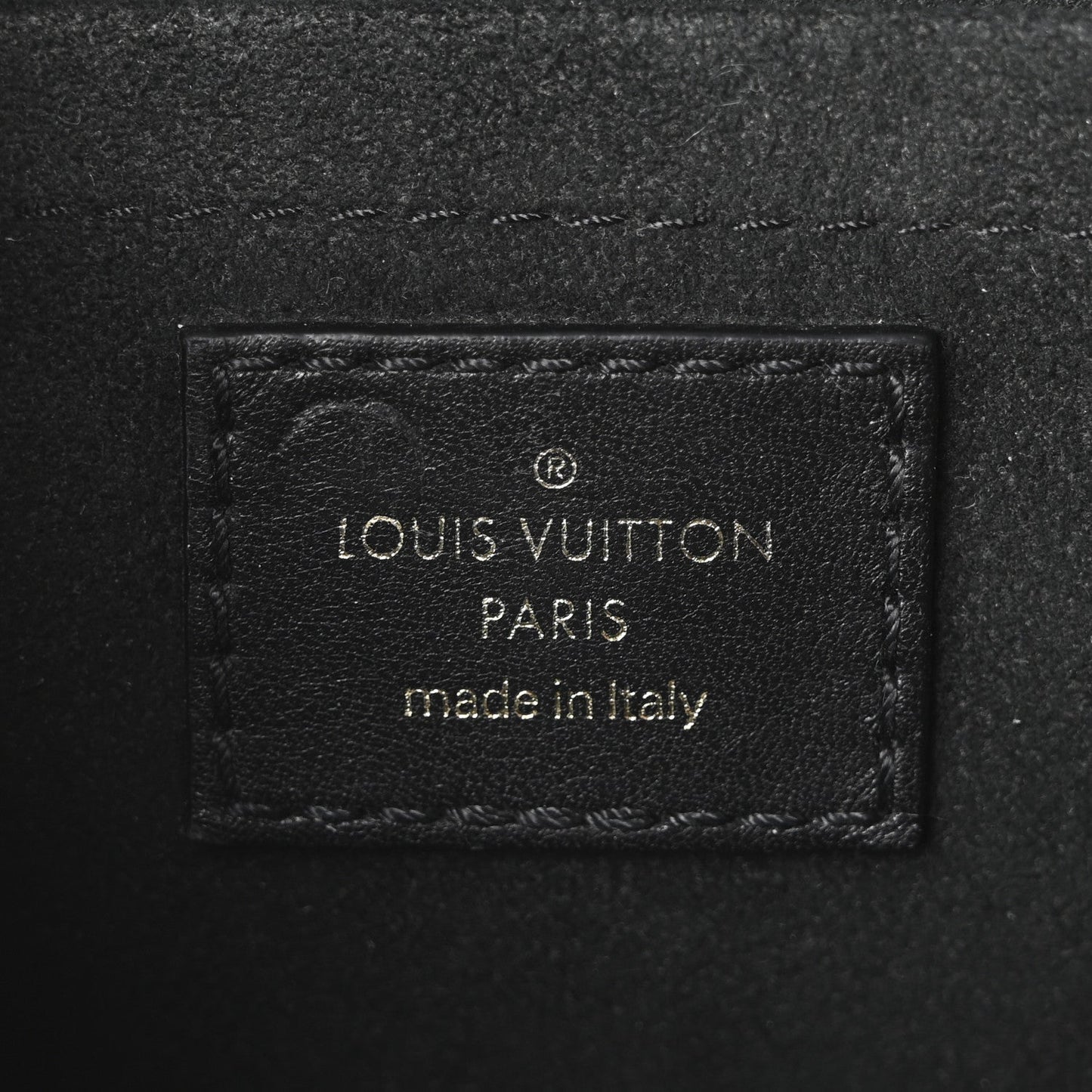 Calfskin Love Lock New Wave Chain MM Black