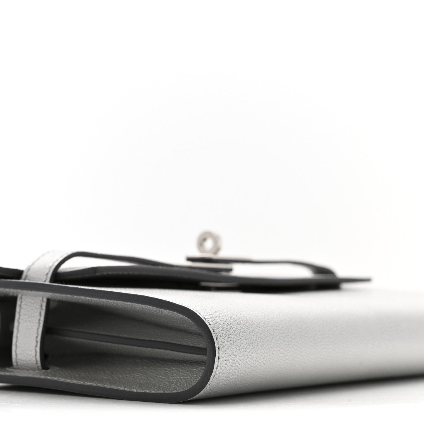 Metallic Chevre Chamkilight Kelly Wallet To Go Argent