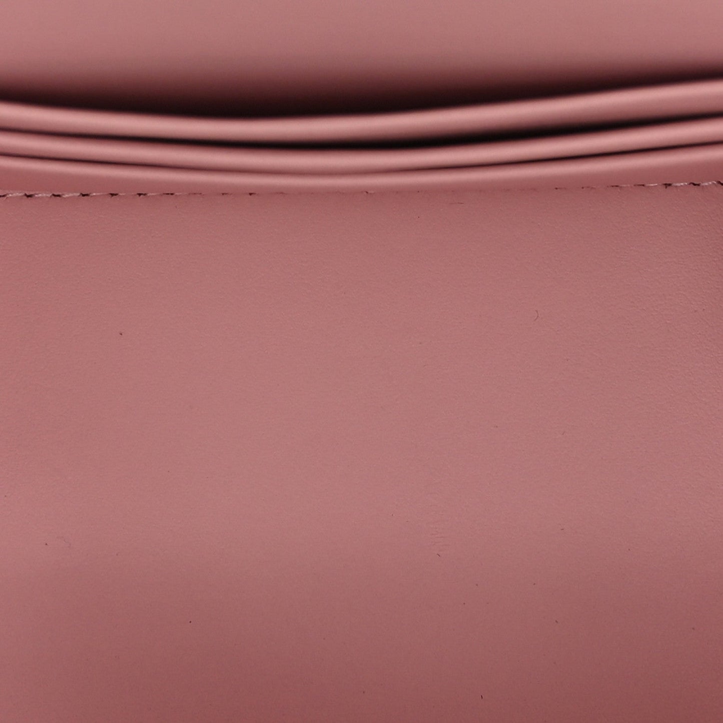 Caviar Quilted Pearl Enamel Small Vanity Case With Chain Light Pink