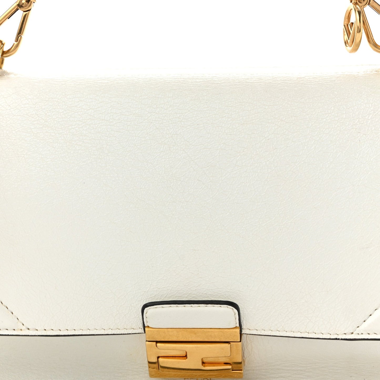 Agnello Old Shine F is Fendi Kan U Shoulder Bag White