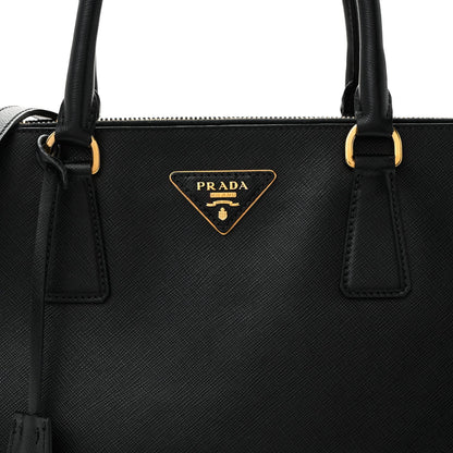 Saffiano Medium Galleria Double Zip Tote Black