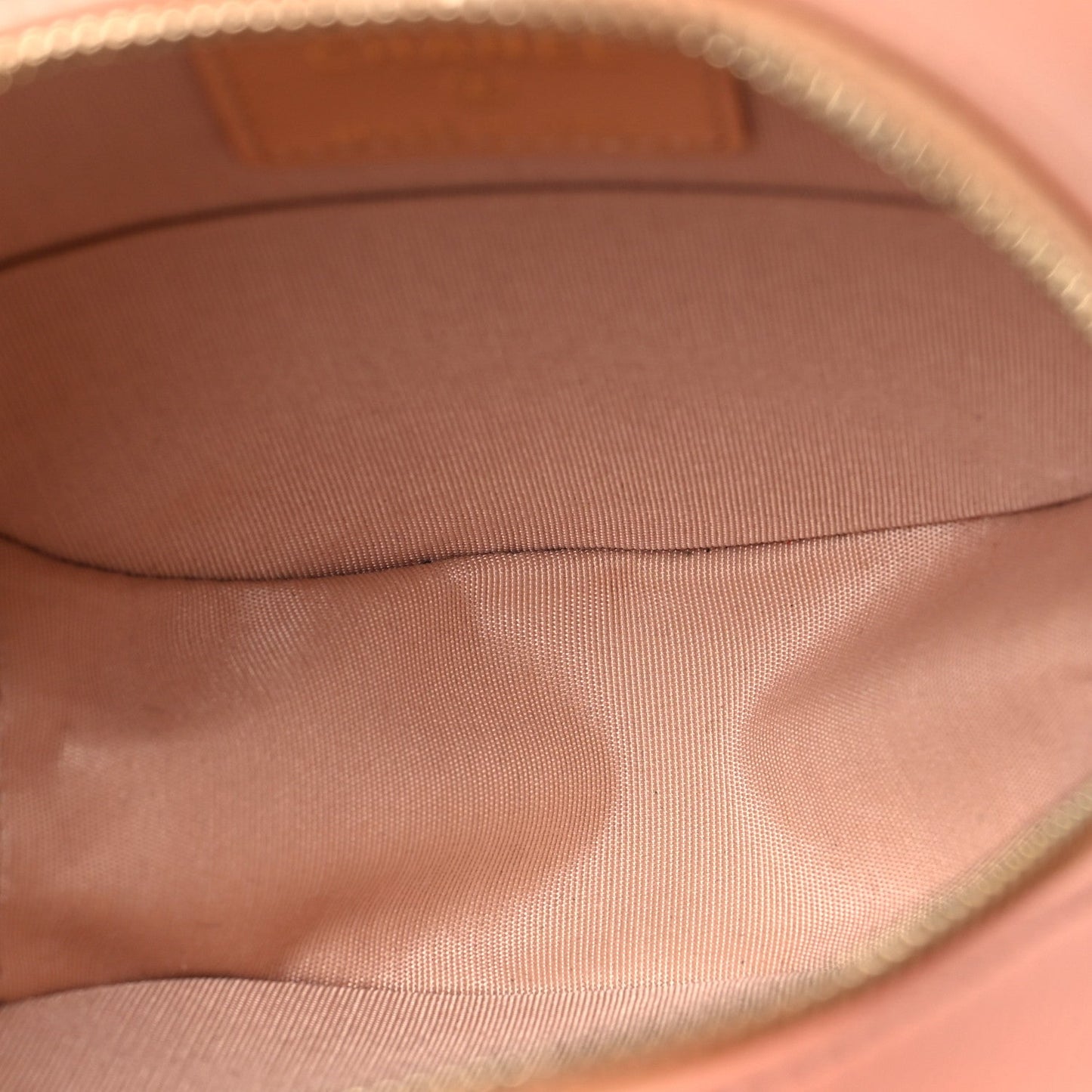 Calfskin Quilted Pearl Round Clutch With Chain Pink