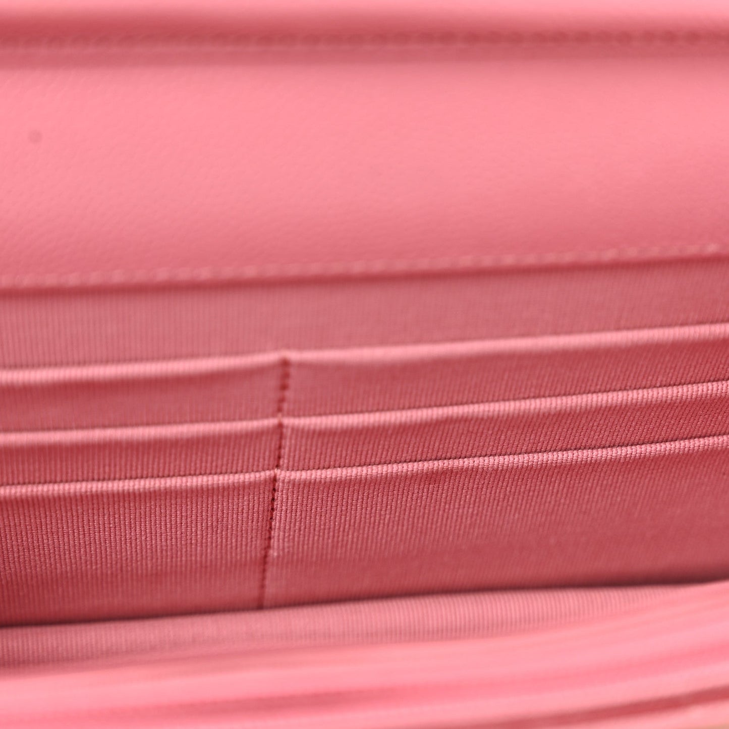 Caviar Quilted Wallet on Chain WOC Pink