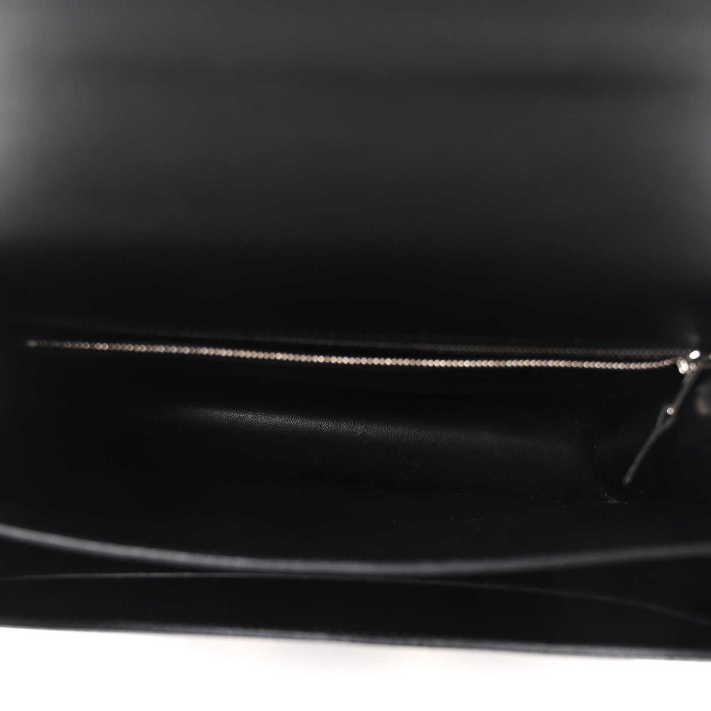 Epsom Constance 24 Black