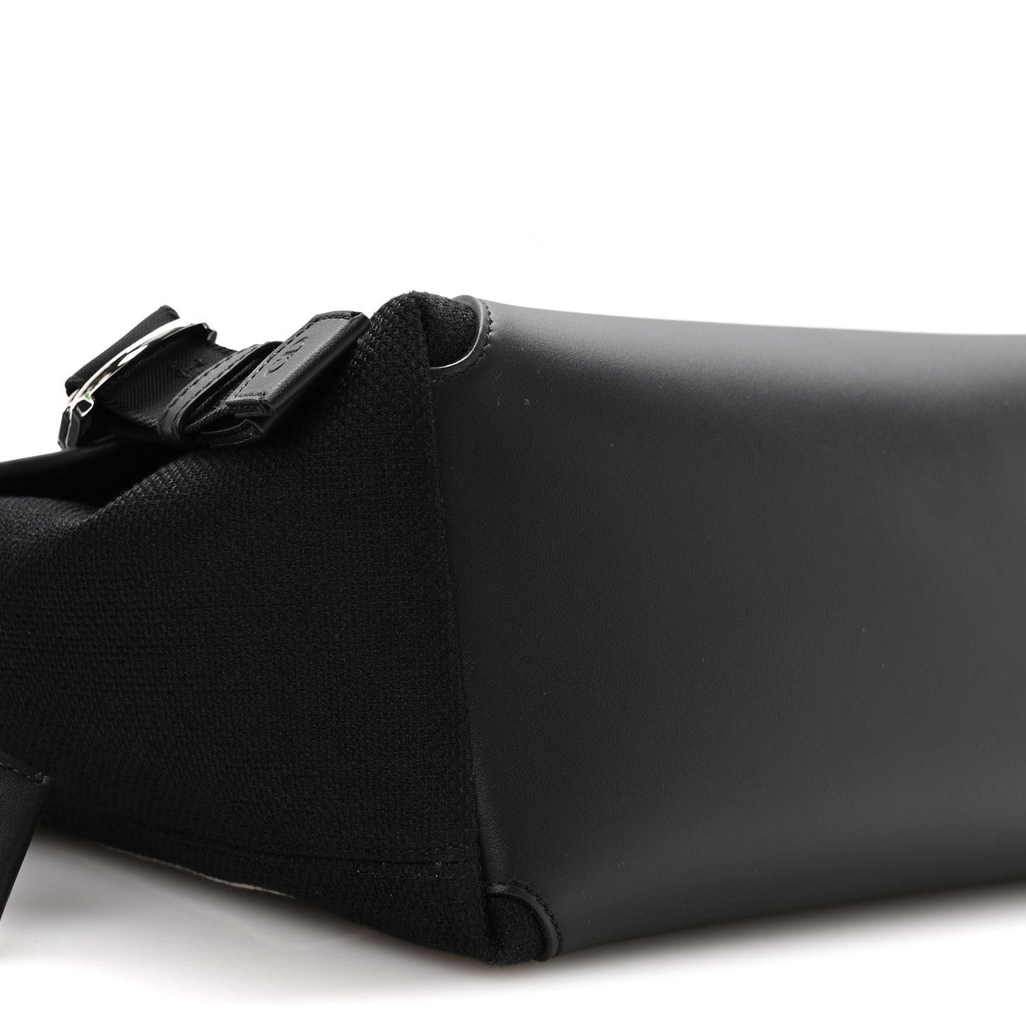 Canvas Embroidered Medium Jett Messenger Black White