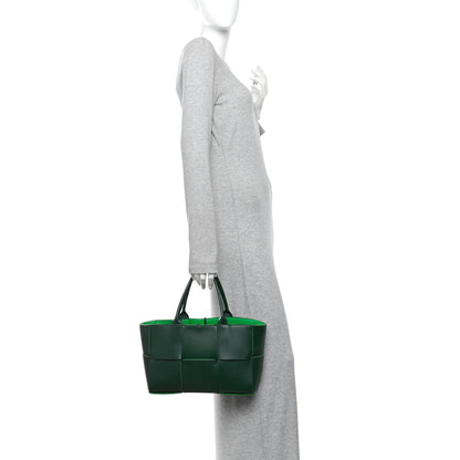 Calfskin Maxi Intrecciato Medium Arco Tote Raintree
