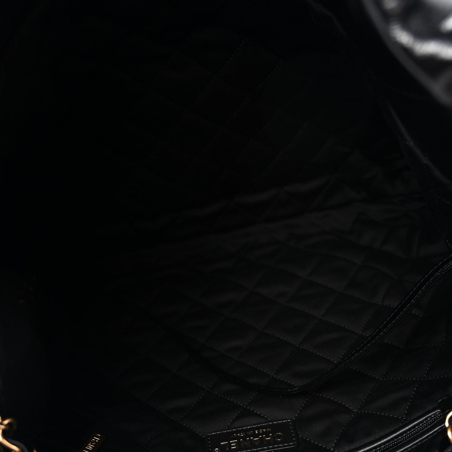 Shiny Calfskin Quilted Chanel 22 Black