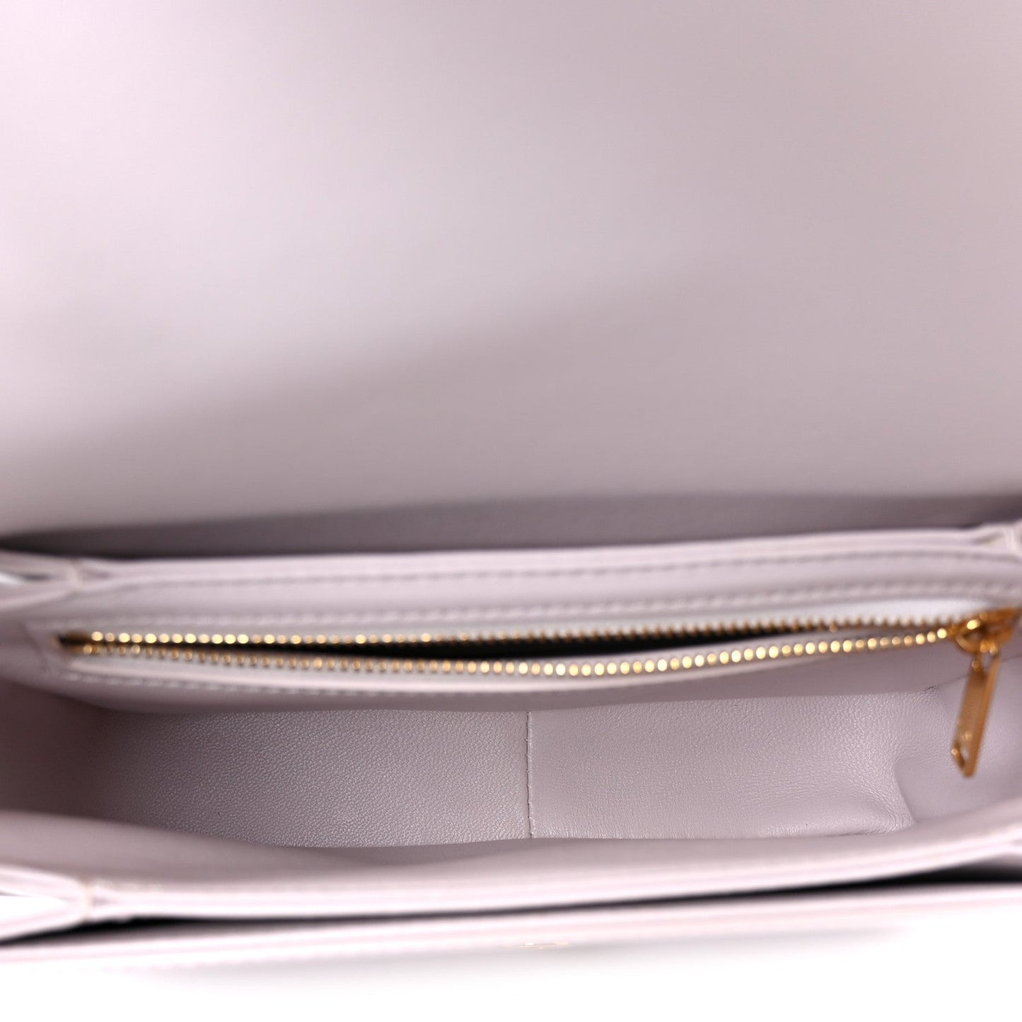 Shiny Calfskin Teen Cuir Triomphe Poudre