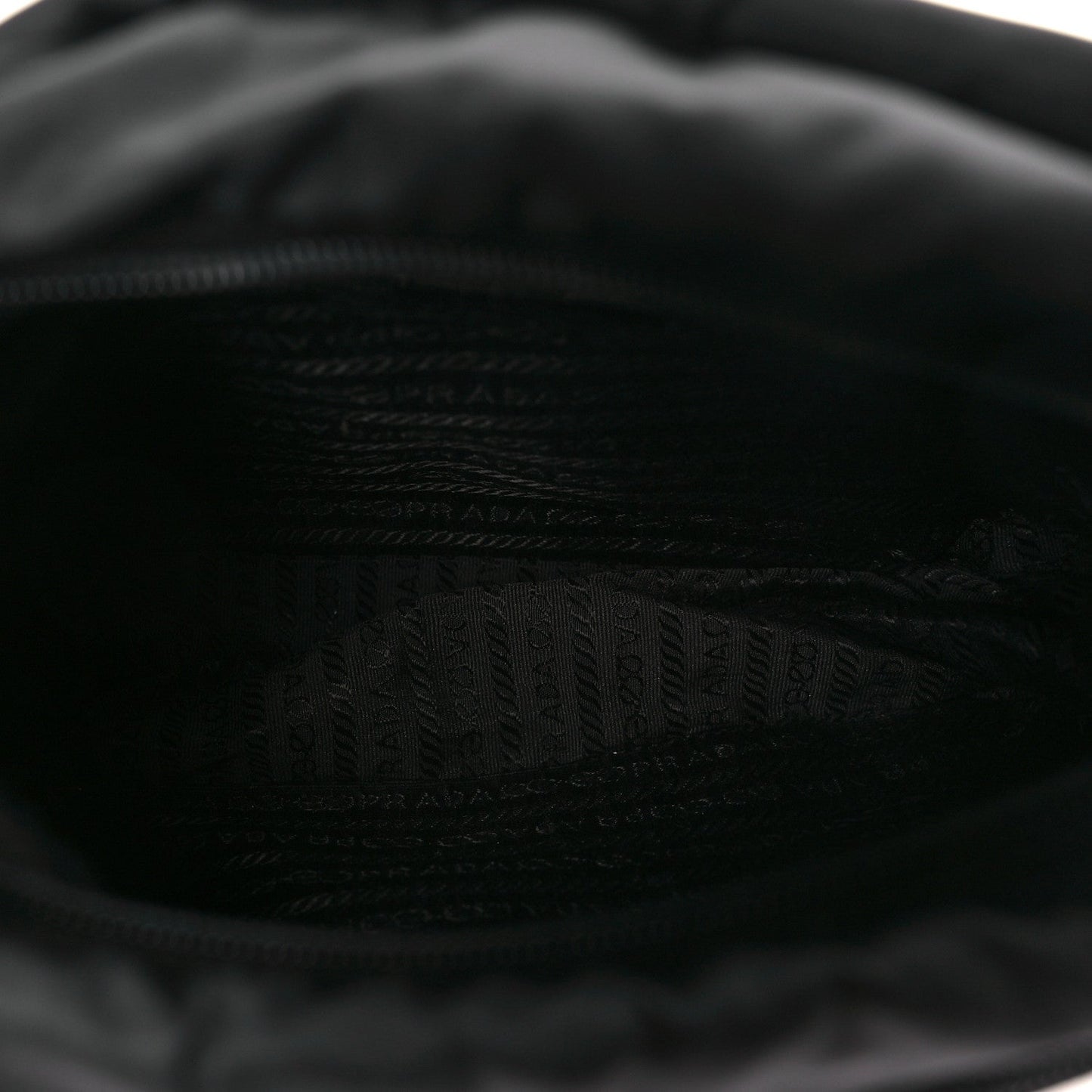 Nylon Vela Messenger Black