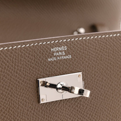 Epsom Kelly Wallet To Go Etoupe