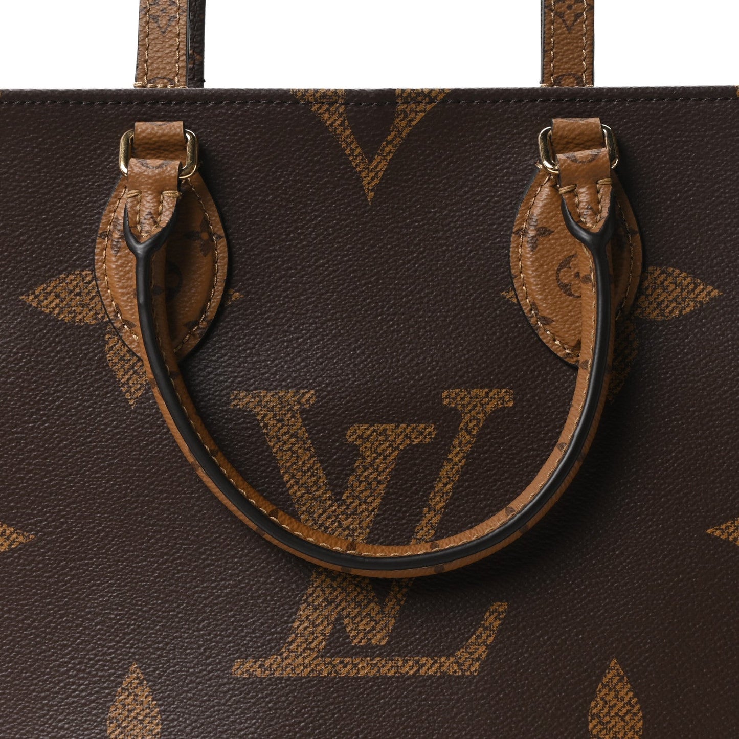 Reverse Monogram Giant Onthego MM