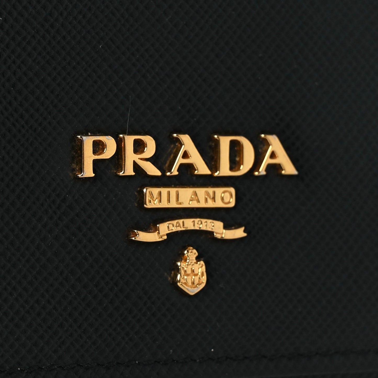 Saffiano Metal Oro Chain Wallet Black