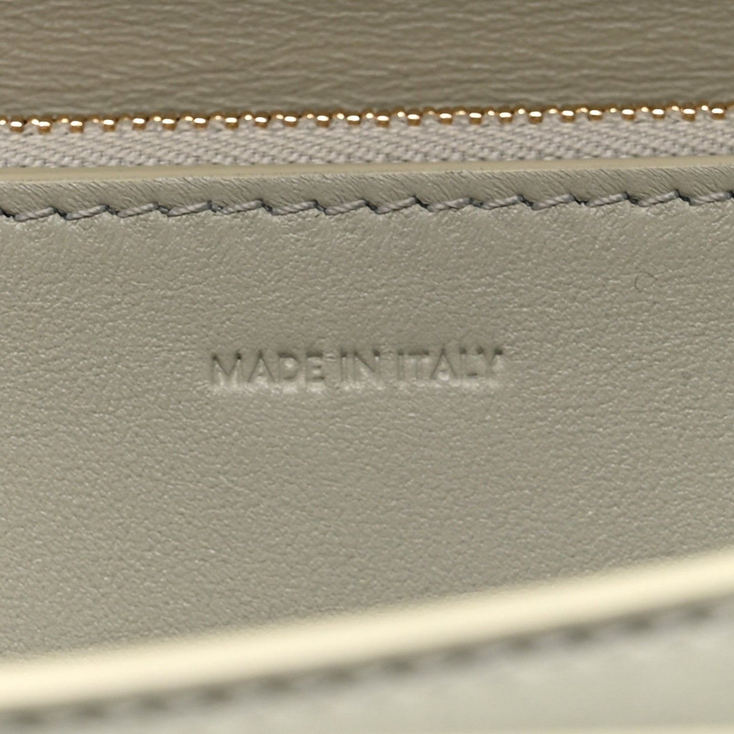 Box Calfskin Medium Classic Box Flap Bag Vert D'eau
