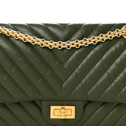 Aged Calfskin Chevron Quilted 2.55 Reissue 225 Flap Green