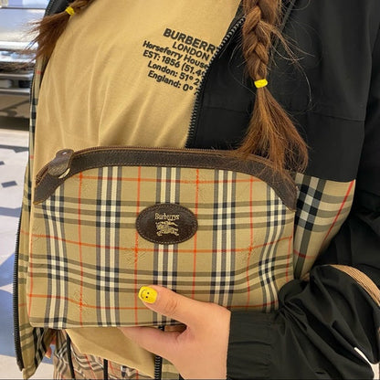 BURBERRY classic pochette/ clutch