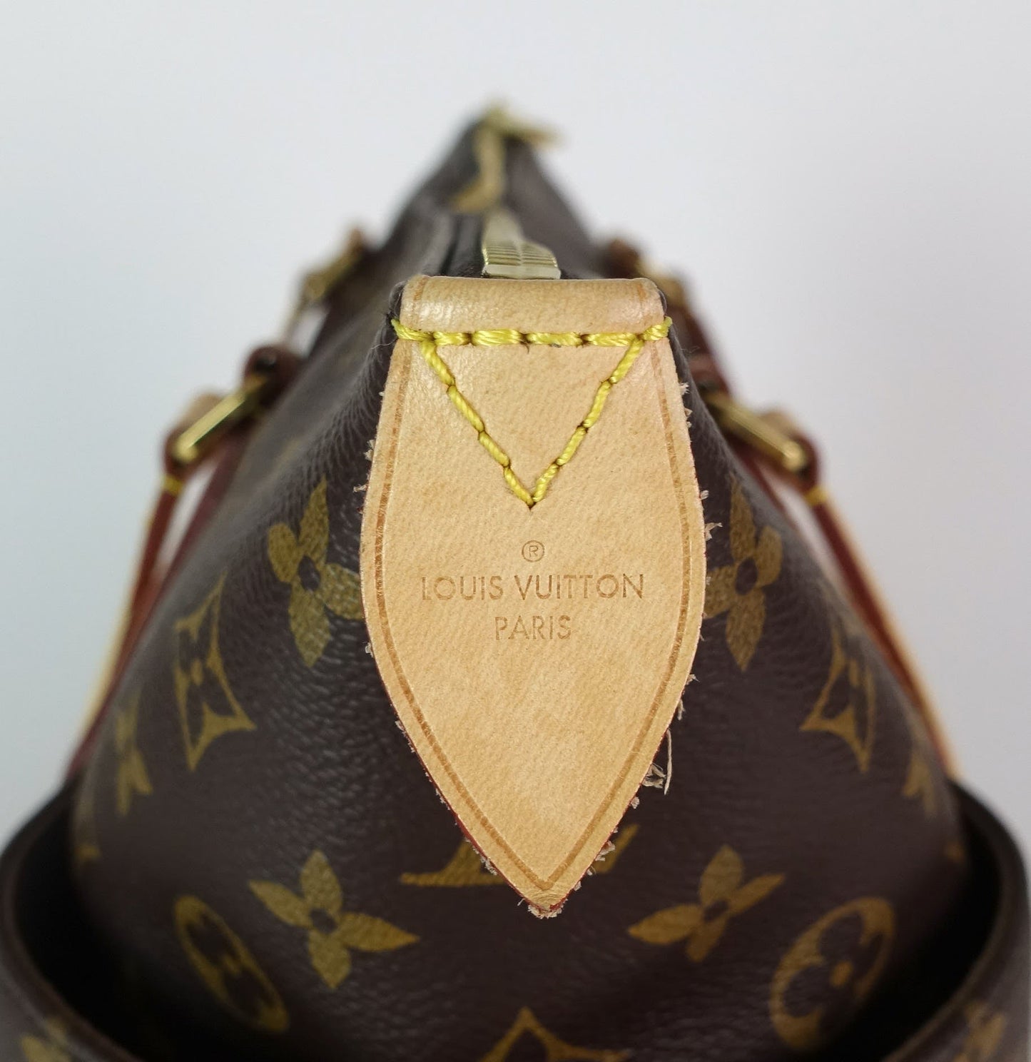 Louis Vuitto Totally MM Monogram Canvas Shoulder Bag