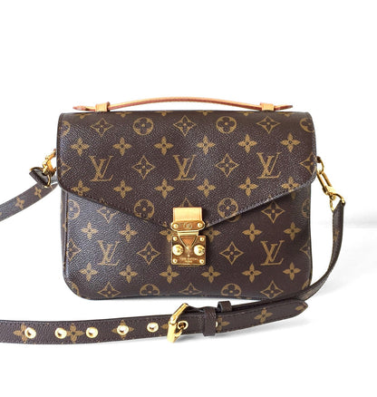 Louis Vuitto Pochette Metis Monogram Canvas Shoulder Bag