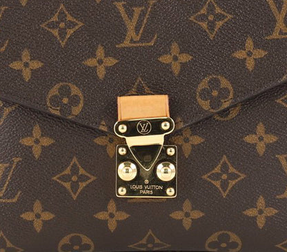 Louis Vuitto Pochette Metis Monogram Canvas Shoulder Bag