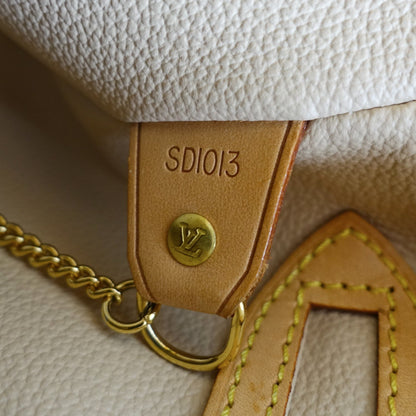 Louis Vuitto Bucket PM Monogram Canvas Shoulder Bag with Pouch