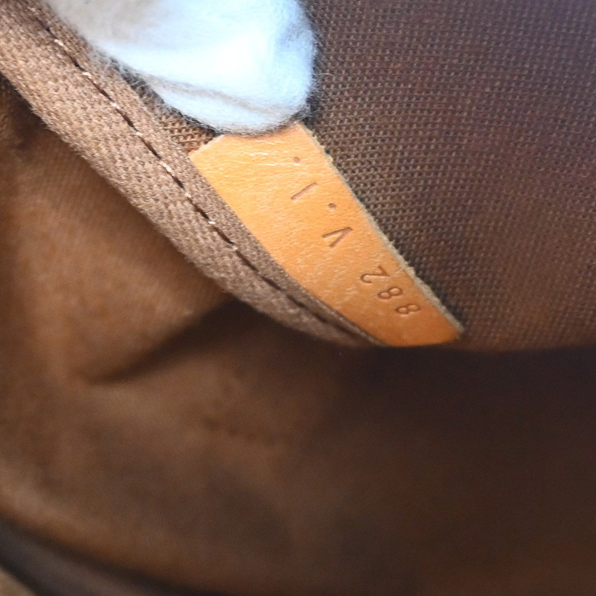 Louis Vuitton Saumur Handbag Monogram Canvas Brown Canvas Shoulder Bag Bag (   )