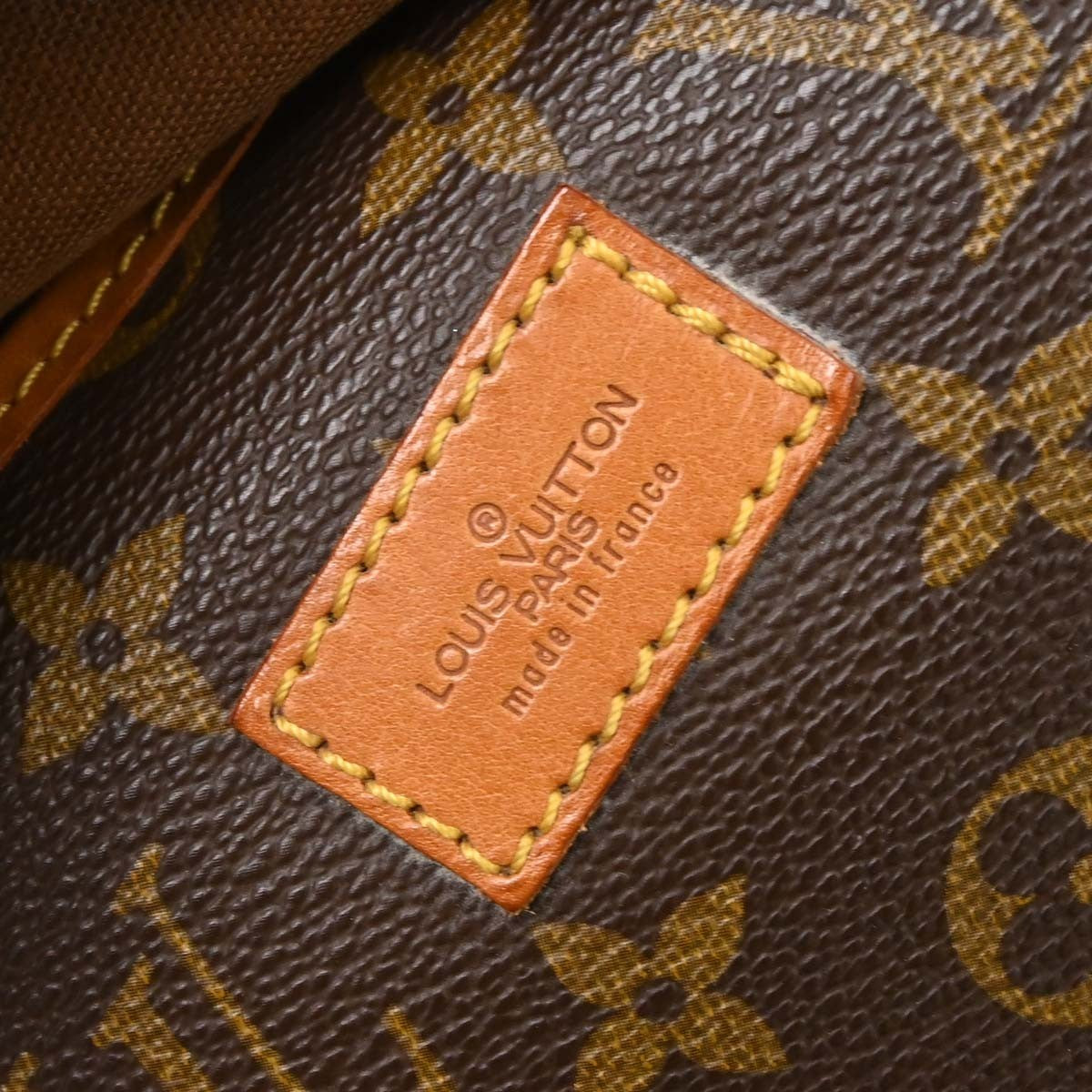 Louis Vuitton Saumur Handbag Monogram Canvas Brown Canvas Shoulder Bag Bag (   )
