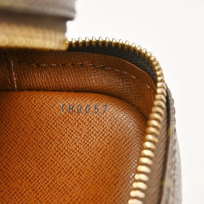 Louis Vuitton Amazone Bag Monogram Canvas Brown Canvas Shoulder Bag Bag (   )