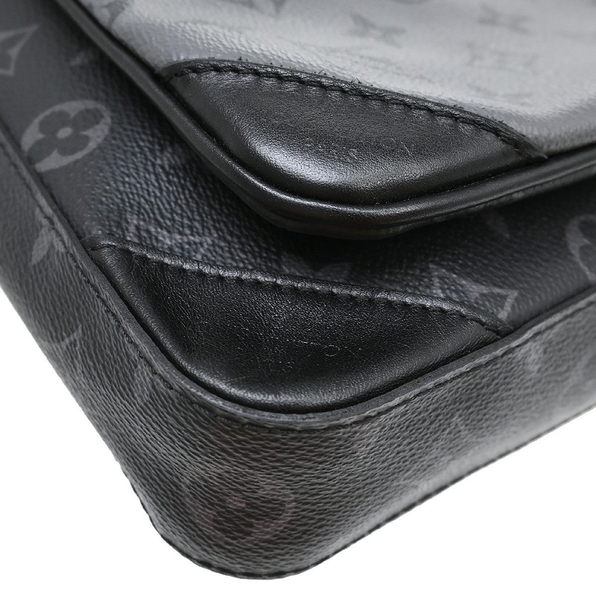 Louis Vuitton Trio Messenger Bag Reverse Monogram Eclipse Canvas Black Canvas Shoulder Bag Bag (   )